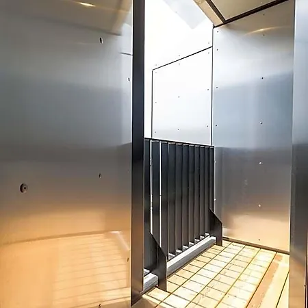 Elferrooms